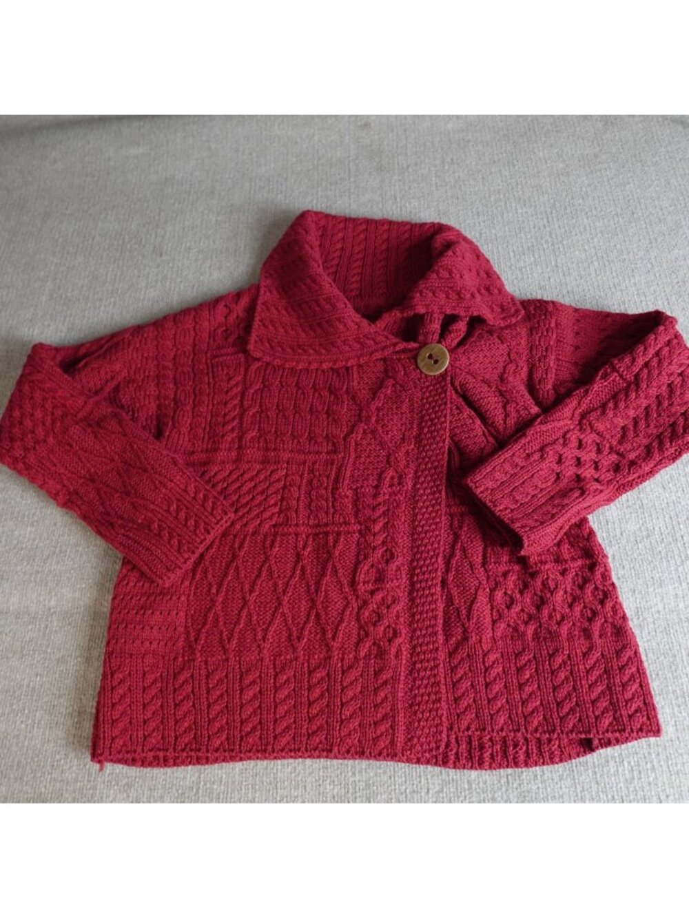 Carraig Donn Women Sweater Medium Red Cardigan Wool Chunky Fisherman Cable